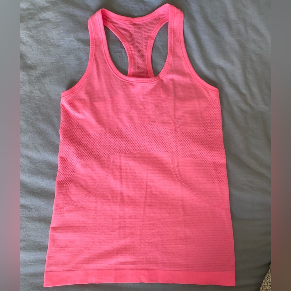 Lululemon tanktop (size 6?)